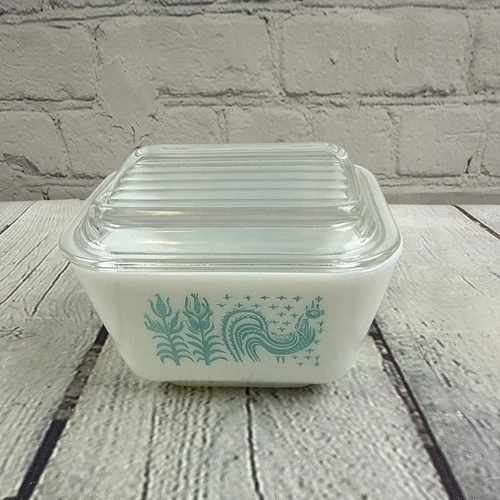 Vintage PYREX Amish Butterprint Turquoise 0501 Refrigerator Dish 1.5 Cup w/Lid