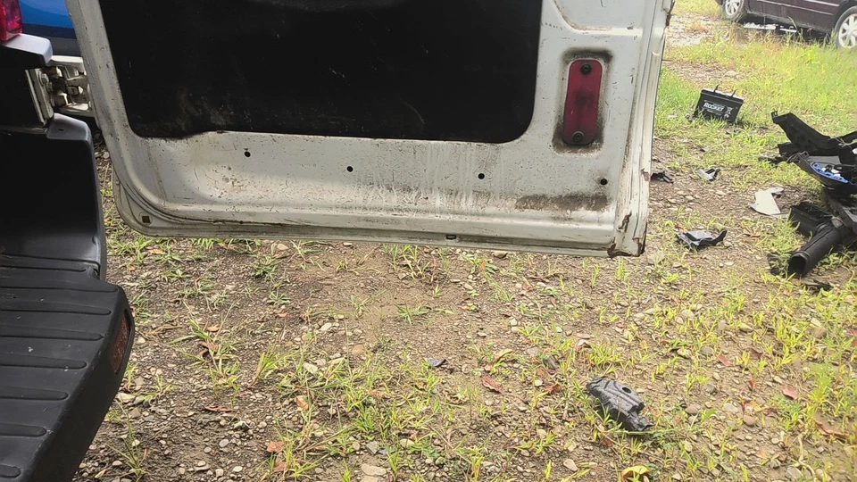 15 FORD TRANSIT 250 Back Door Rust Paint Peeling Passenger Side - Image 4 of 4