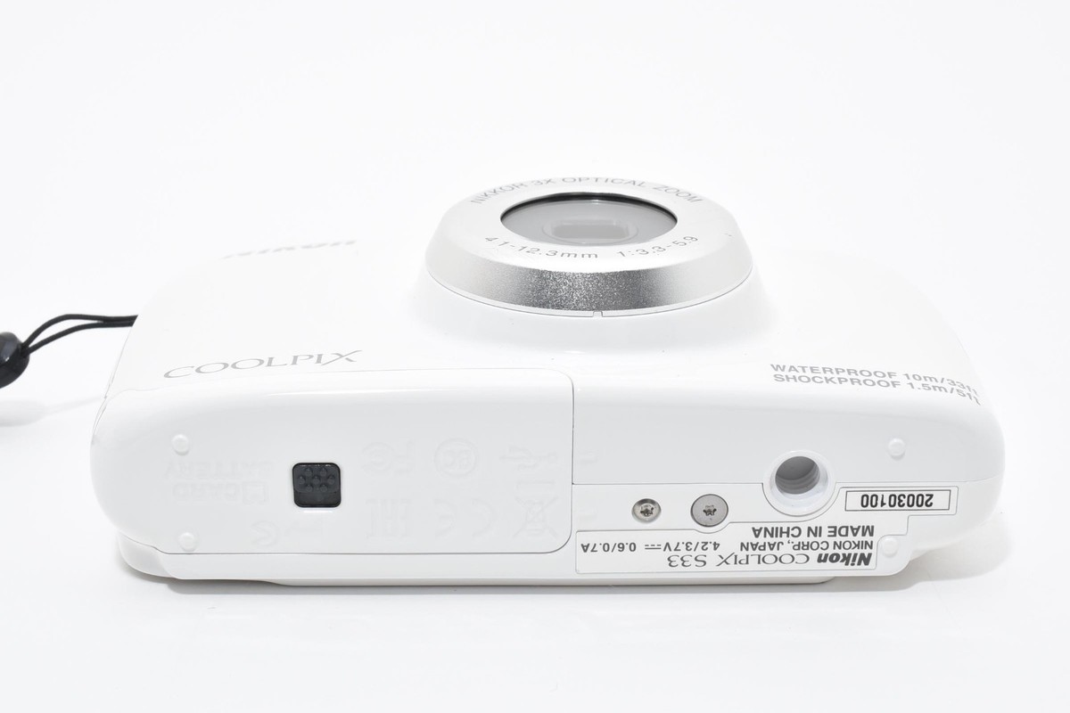 Nikon COOLPIX S33 13.2MP Waterproof Digital Camera White [EXC