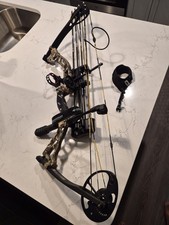 Diamond Infinite 305 Compound Bow – Ready to Shoot Package