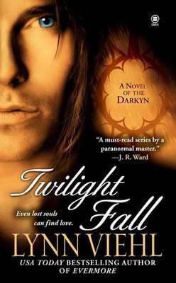 Twilight Fall: A Novel of the Darkyn Viehl, Lynn: