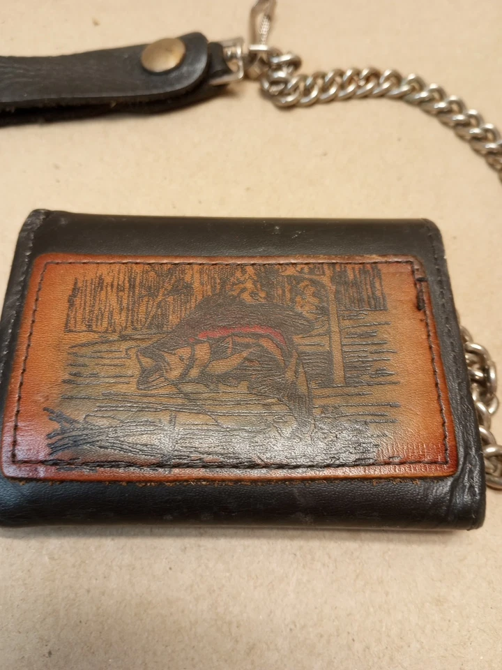 Carteira tripla vintage de couro de vaca motociclista com corrente de segurança e cena de peixe - Imagem 2 de 4
