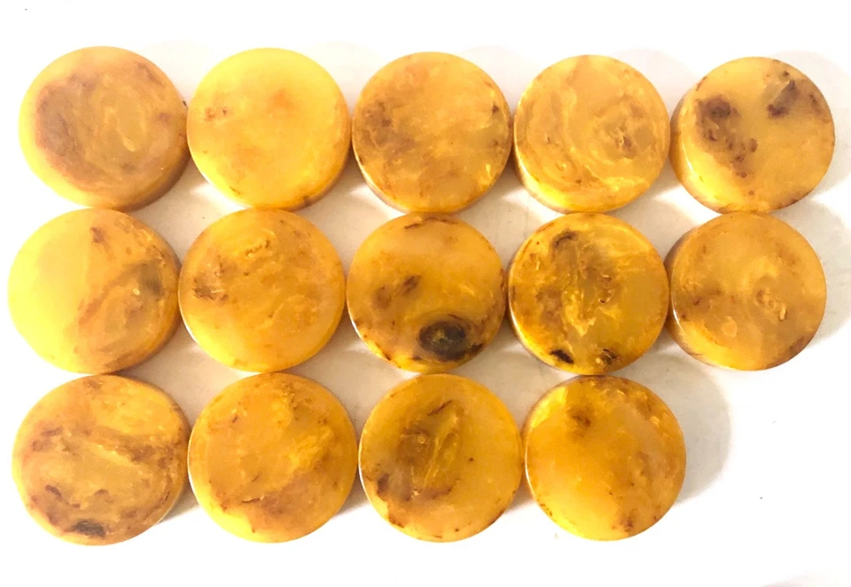 Vintage 30 Bakelite Backgammon Checkers 15 Butterscotch 15 Chocolate Brown/Black - Image 4 of 4