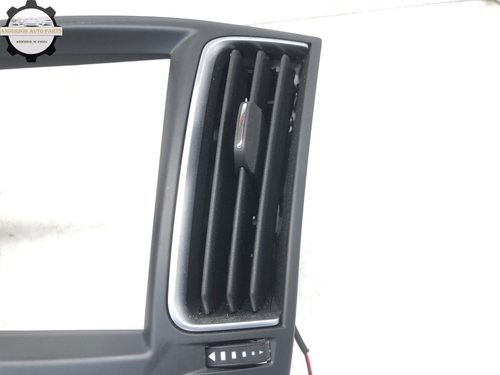 2017-2020 MASERATI LEVANTE CENTER DASH AC HEATER CLIMATE CONTROL AIR VENT GRILLE