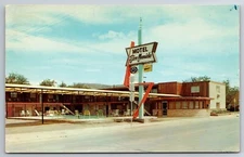 Vintage Postcard TX  Alpine Motel Bien Venido Roadside Chrome