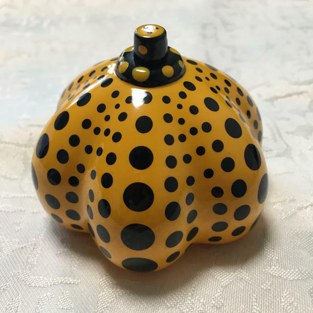 J*e様 Yayoi Kusama Naoshima PumpkinWhite& J*e様 Yayoi Kusama Naoshima Pumpkin White（The iconic Yayoi