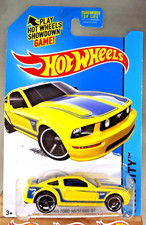2014 Hot Wheels #92 HW City-Mustang 2005 FORD MUSTANG GT Yellow w/Black OH5 Sp