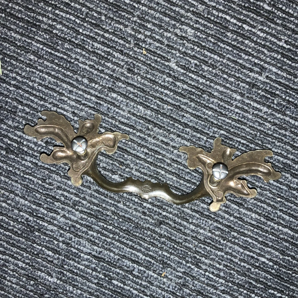 Cajón de hoja provincial francés vintage tirador mango dorado 7 3/4" quilla latón Foto 4 de 4