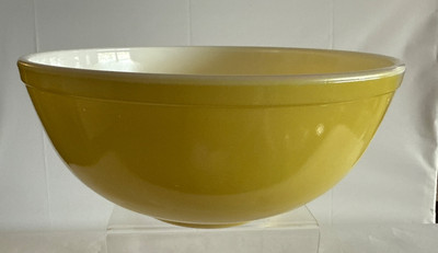 Vintage Pyrex 1945-50 Primary Yellow 4 Qt Nesting Bowl TM Reg US Pat. Off EVC