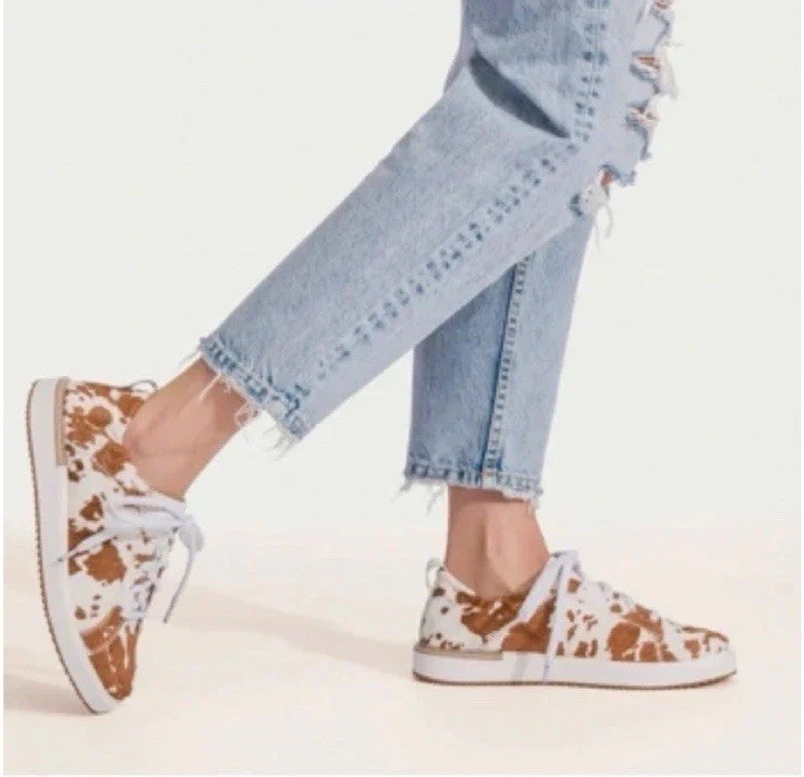 Hush Puppies Cowhide Print Sneakers – Size 9 (Women’s)