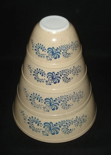 PYREX - 4 pc. Blue on Speckled Beige HOMESTEAD Mixing, Nesting Bowl Set