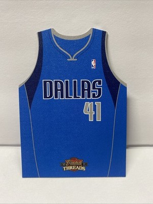 2010-11 Panini Team Threads - Dirk Nowitzki 41 #9 Die Cut