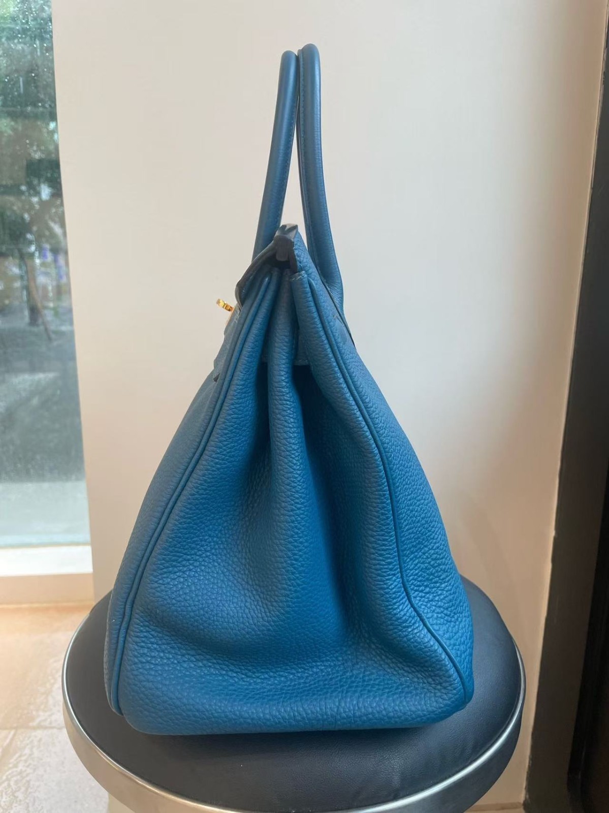 HERMES Birkin 35 Hangbag O  Inside Stitched Togo leather Bulgarian Blue GHW image 3