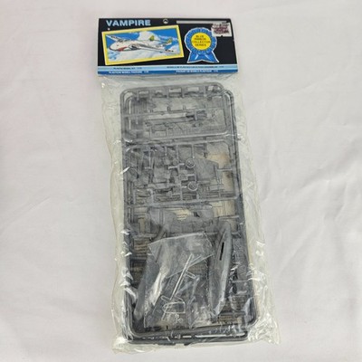 Vampire Mistral RO-8283 Collector Series 1/72 Plastic Model Kit