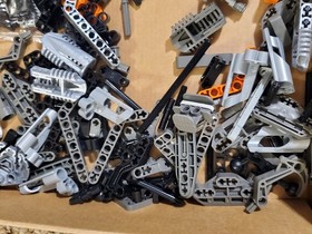 LEGO 8557 Bionicle Exo-Toa Retired Complete w/ Manual & Box 2002 Vintage
