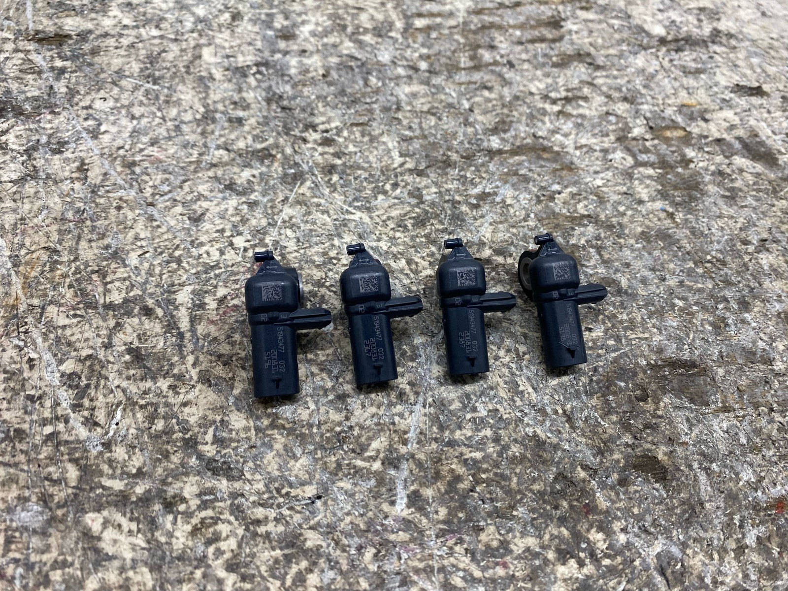 2017-2022 MASERATI LEVANTE OEM FRONT REAR LEFT REAR CRASH IMPACT SENSOR SET OF 4