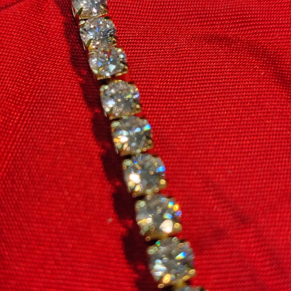 Exquisita pulsera de tenis para mujer enchapada en oro de 18 quilates con cadena de circonita cúbica Foto 2 de 4