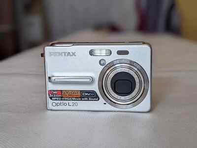 Pentax Optio L20 Digital Camera 7 MP 3X Optical Zoom LCD Compact