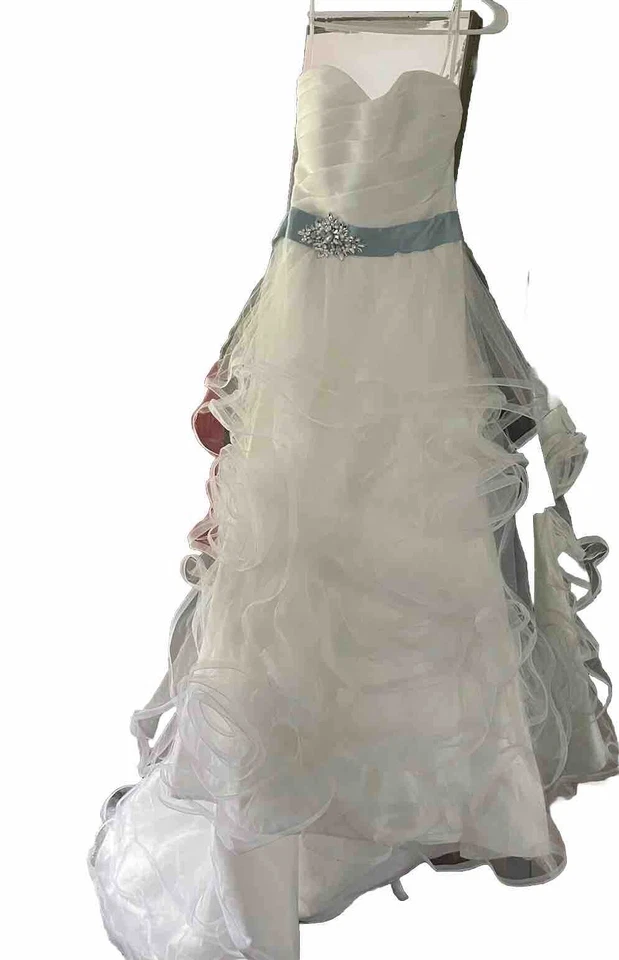 Vestido de novia Jasmine tafetán y organza fruncido, volantes con cinturón azul talla 8 nuevo sin etiquetas Foto 2 de 4