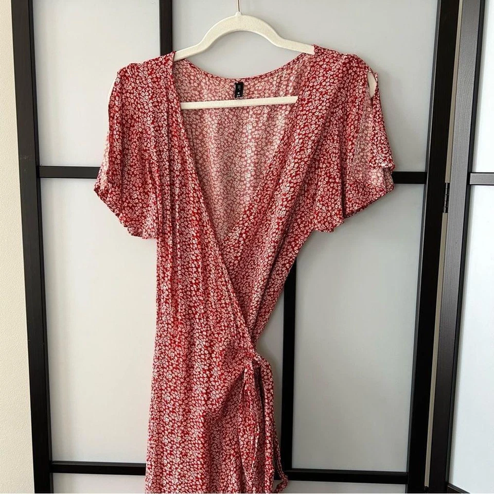 [M] Maxi Vestido Envolvente Zaful Rojo y Blanco Estampado Floral Foto 3 de 4