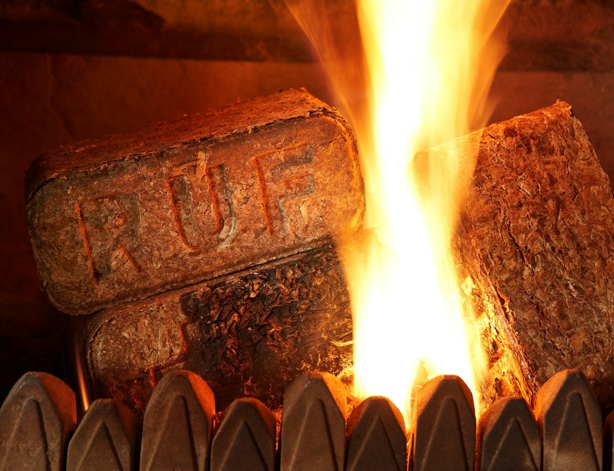 Eco Heat Log Briquettes –Ultra Dry Heat Logs - Up to 4hr Burn Time - Clean  Burn | eBay
