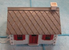 PLASTICVILLE HP-9 CAPE COD HOUSE KIT White w/ Red Trim gray roof original box c