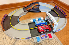Fisher Price 2005 Shake 'N Go Speedway with 2 Cars Track Set Working Complete