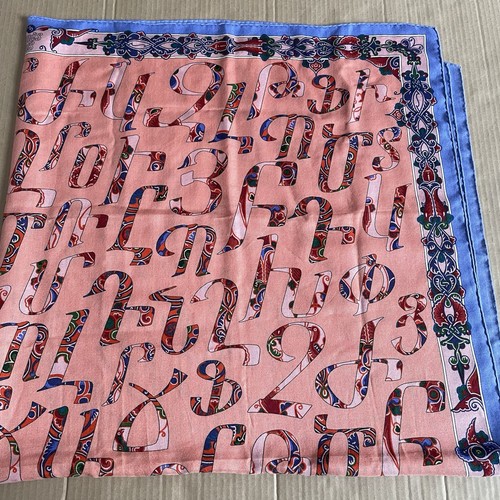 Hermes cashmere silk 54"x54" Lettres D’Erevan shawl 140 cm - Picture 4 of 14