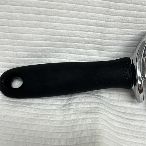 Norpro Grip-EZ Pizza Wheel Cutter Slicer - Picture 5 of 5