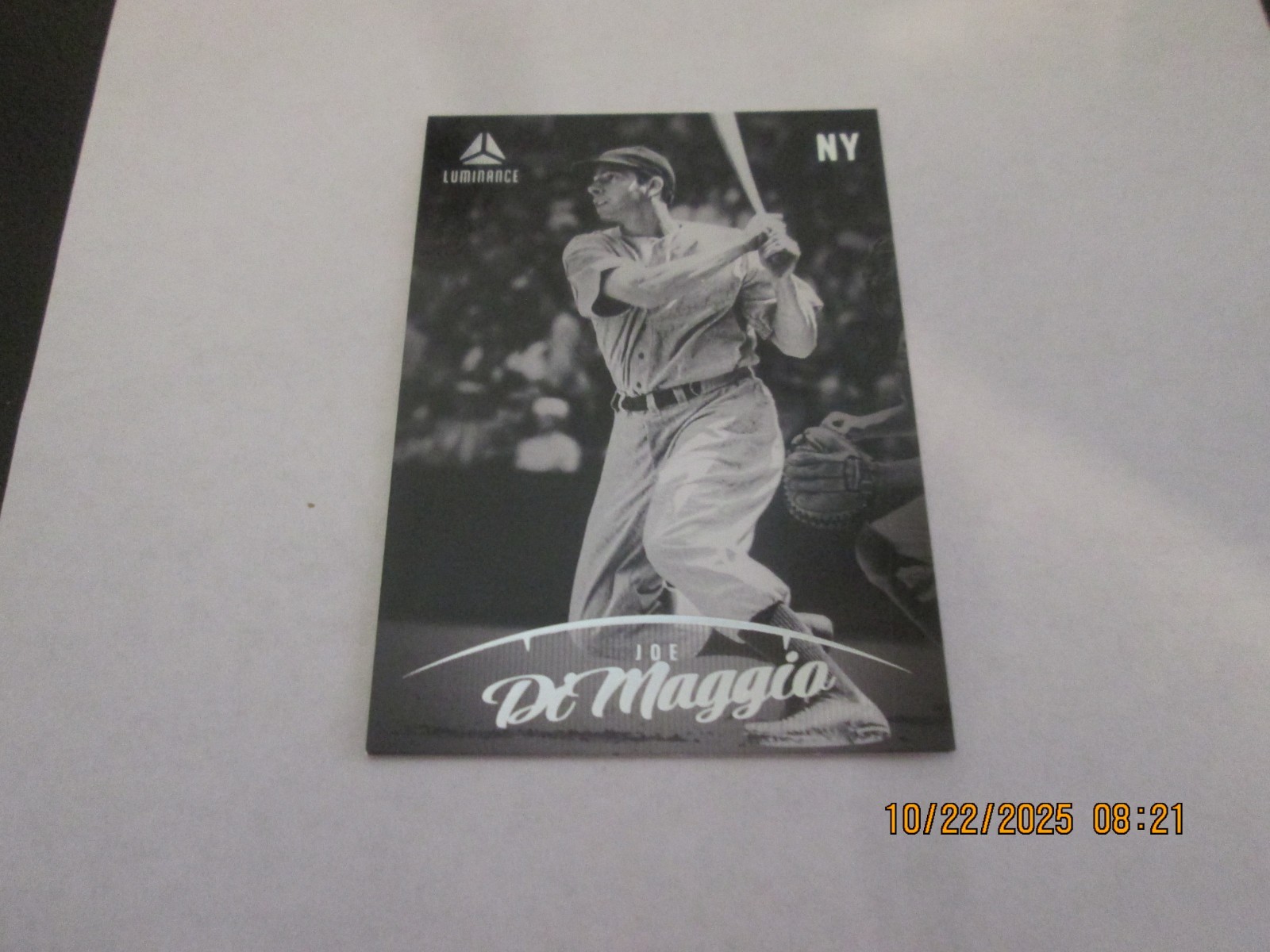 JOE DIMAGGIO YANKEES 2023 PANINI CHRONICLES LUMINANCE CARD #30 (S)