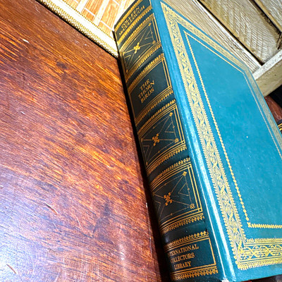 The Thorn Birds, Colleen McCullough, Hardcover Intl Collectors Library 1977