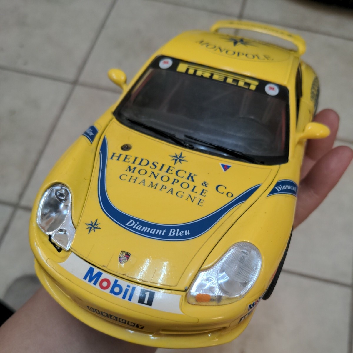 Burago 1997 Porsche 911 Carrera #22 SuperCup Monopole Giraudy