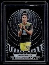 2019-20 Panini Obsidian Tunnel Vision /135 Jan Bednarek Southampton