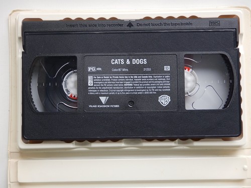 Cats & Dogs (Things Are Gonna Get Hairy) (VHS) Movie (2001) - Picture 3 of 3