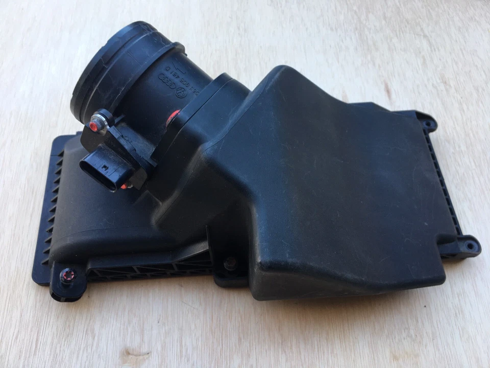 Audi A4 2012 fabricante de equipos originales caja mitad superior con flujo de aire genuino 06J906461D Foto 4 de 4