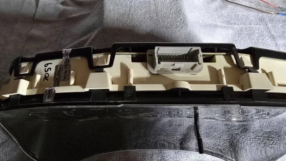 2000-2002 Silverado, Sierra, Tahoe, Suburban, Yukon, Avalanche Gauge Cluster - Image 4 of 4