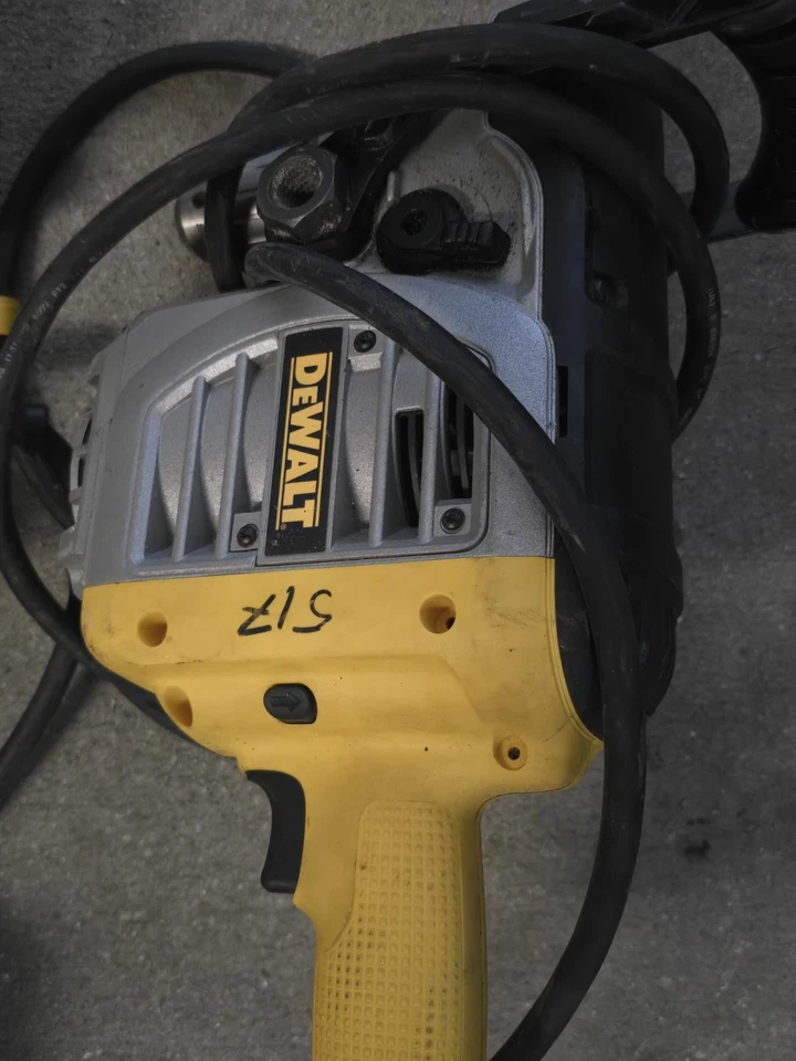 DEWALT DWD450 1/2 inch VSR Stud & Joist Drill with Clutch - Image 2 of 3