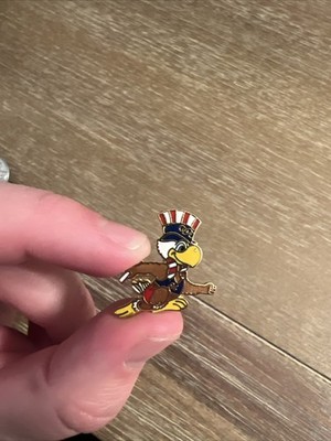 1984 Los Angeles Sam The Eagle Olympic Pin American Flag Summer LA Team USA