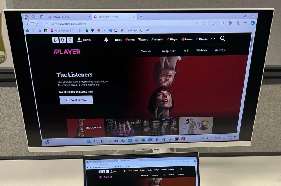 Samsung LS27AM501NU 27" Full HD Smart Monitor - 8ms, VA, Speakers, White - Image 3 of 4