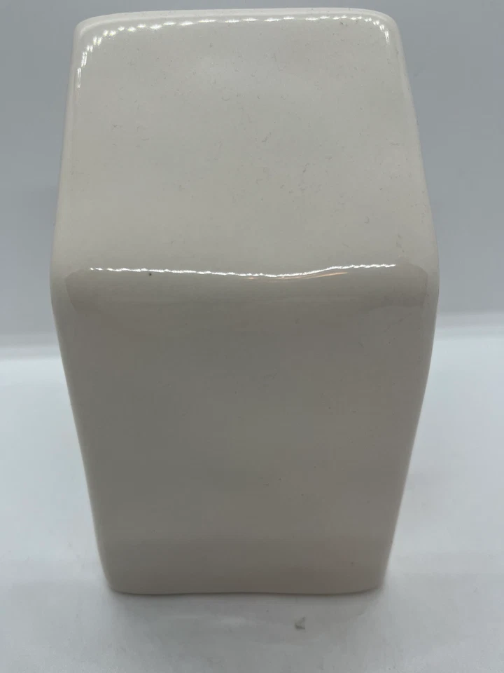 Rae Dunn White Ceramic MERRY Clock - Image 2 of 4