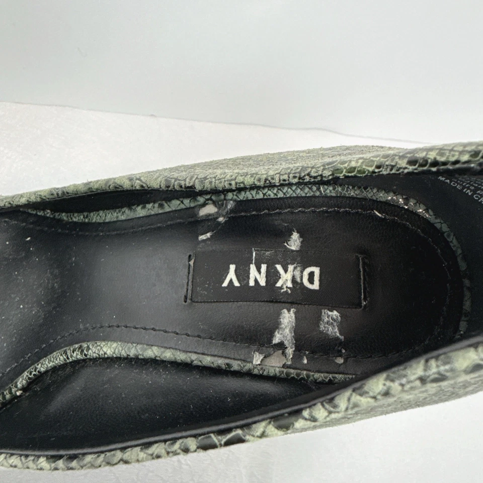 Bomba serpiente DKNY dos tonos | verde militar | 7,5 Foto 3 de 4