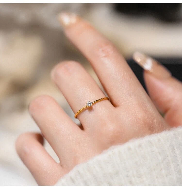 Thin 18k gold on sale ring