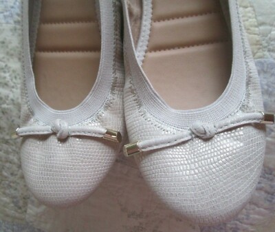 NEW - Kelly & Katie TEXTURED LEATHER w/ELASTIC TRIM Ballet Flat
