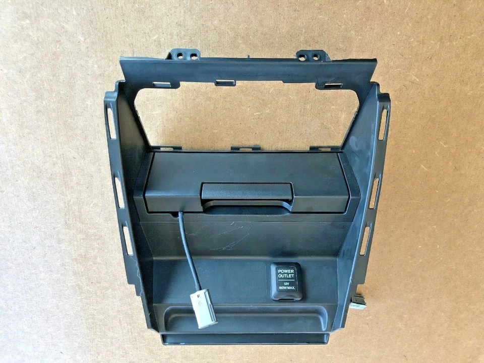 Honda CR-Z 2011-2016 tablero delantero consola central embellecedor bisel con toma de corriente USB Foto 3 de 4