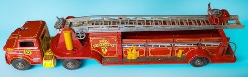 1950's Marx Lumar VFD NO. 9 Hook & Ladder Fire Truck Tin Litho 34" Long - Picture 2 of 21