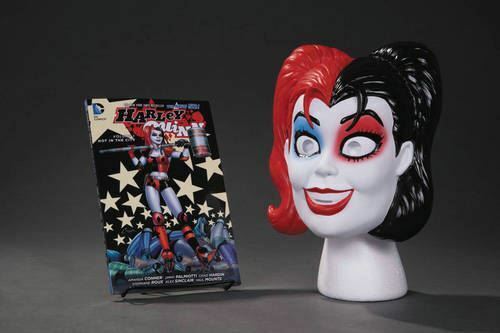 Harley Quinn Book And Mask Set - Picture 1 of 1