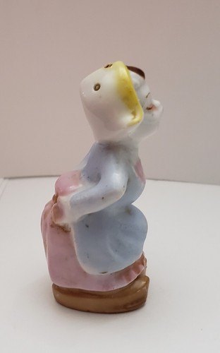 VINTAGE KISSING DUTCH GIRL SALT / PEPPER SHAKER ~ 3" - Picture 4 of 5