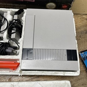 Nintendo Entertainment System NES Action Set Console *Used, boxed* funzionante