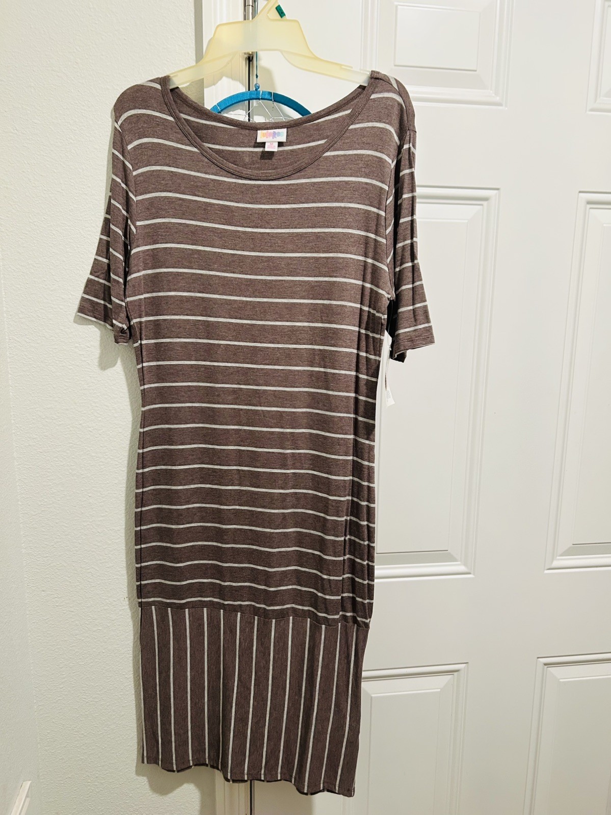 NWT Women’s Lularoe Julia Striped Gray Grey & White Medium M 🦄 95/5 Blend