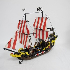 LEGO Pirates 6285: Black Seas Barracuda (Dark Shark). With instructions